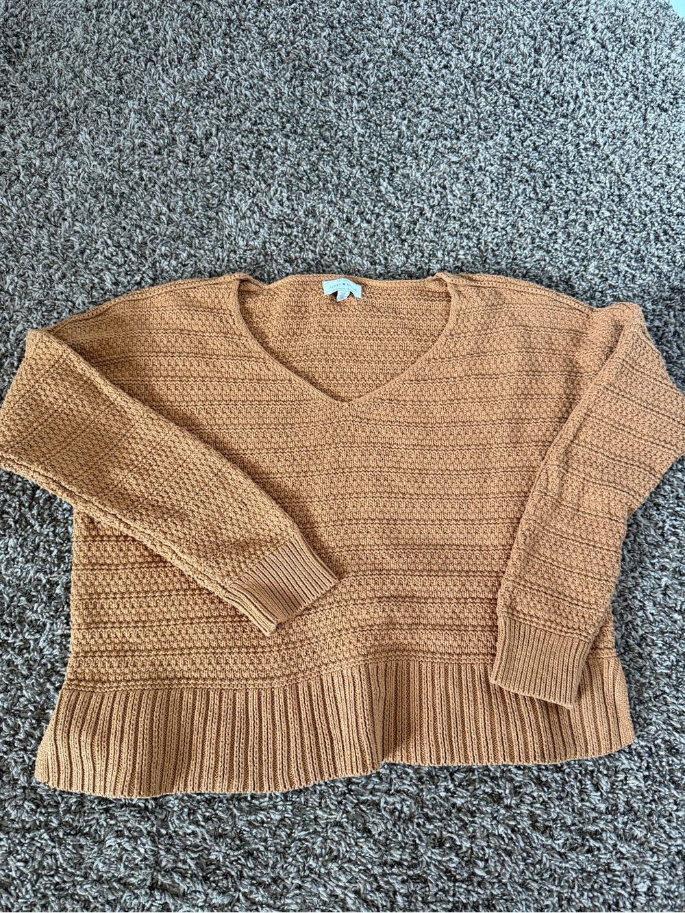 Lucky Brand Textured V-Neck Sweater in Camel